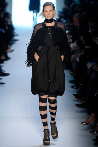 Look 48
